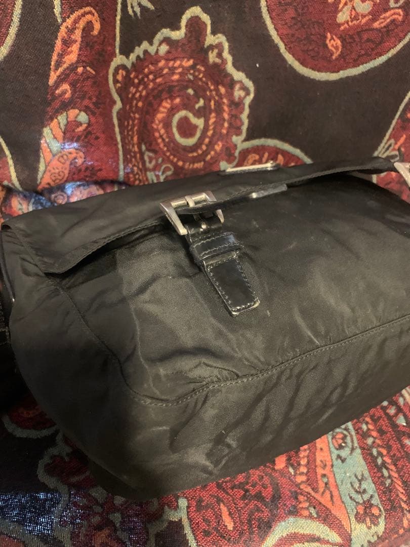 PRADA メッセンジャーバッグ　ナイロン
