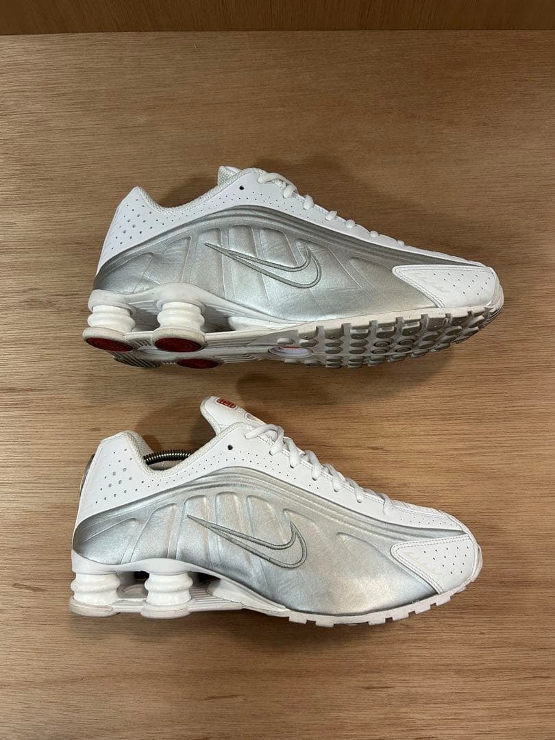 Nike Shox R4 10.5 ホワイト/シルバー
