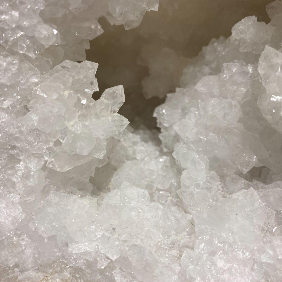 水晶　ジオード　ハーフ