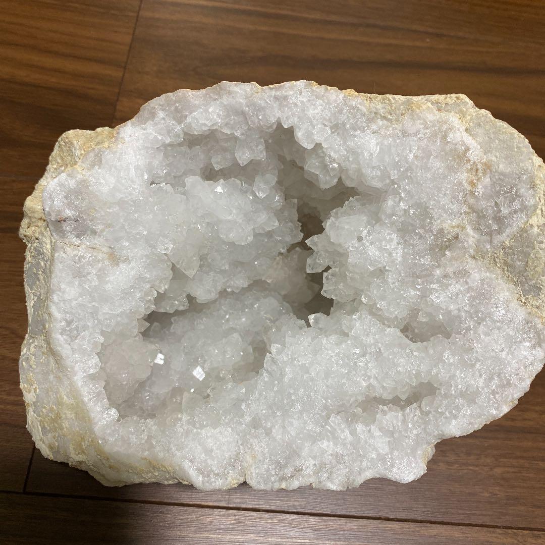 水晶　ジオード　ハーフ