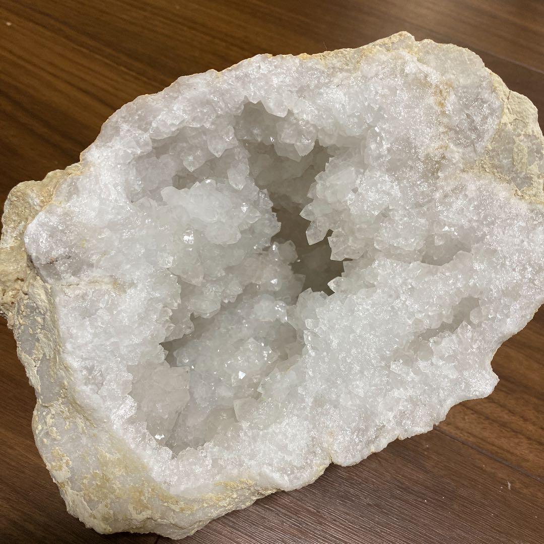 水晶　ジオード　ハーフ