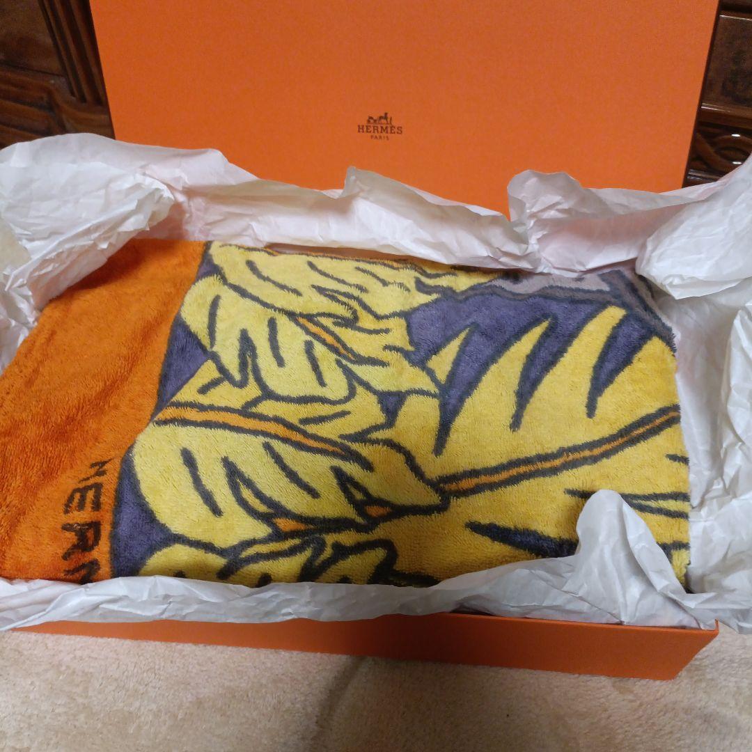 HERMES ビーチタオルバスタオル 象と植物デザイン