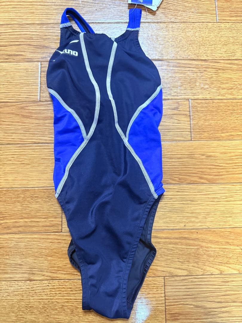Mizuno ミズノ　競泳水着　タグ付き