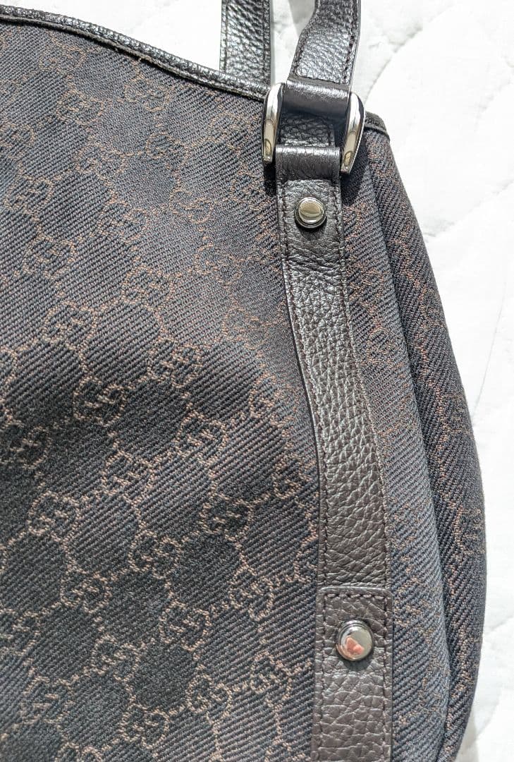 GUCCI GG柄ダークグレー トートバッグ　 袋 取り扱いガイド付き