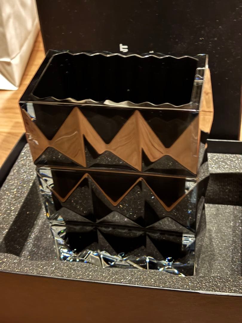 サンローラン　バカラ ルクソール ベース　ブラッククリスタル　花瓶