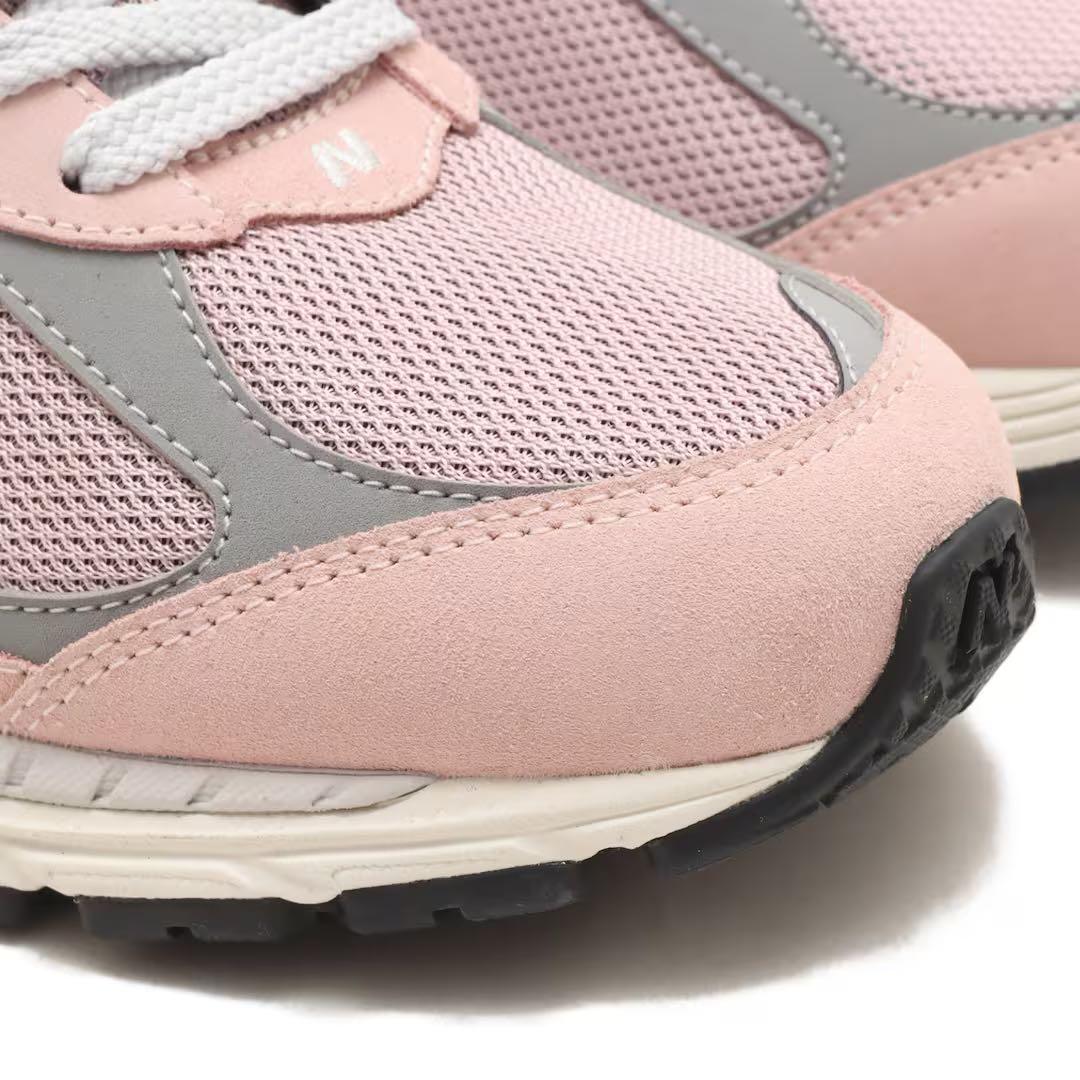 靴 New Balance M2002RFC