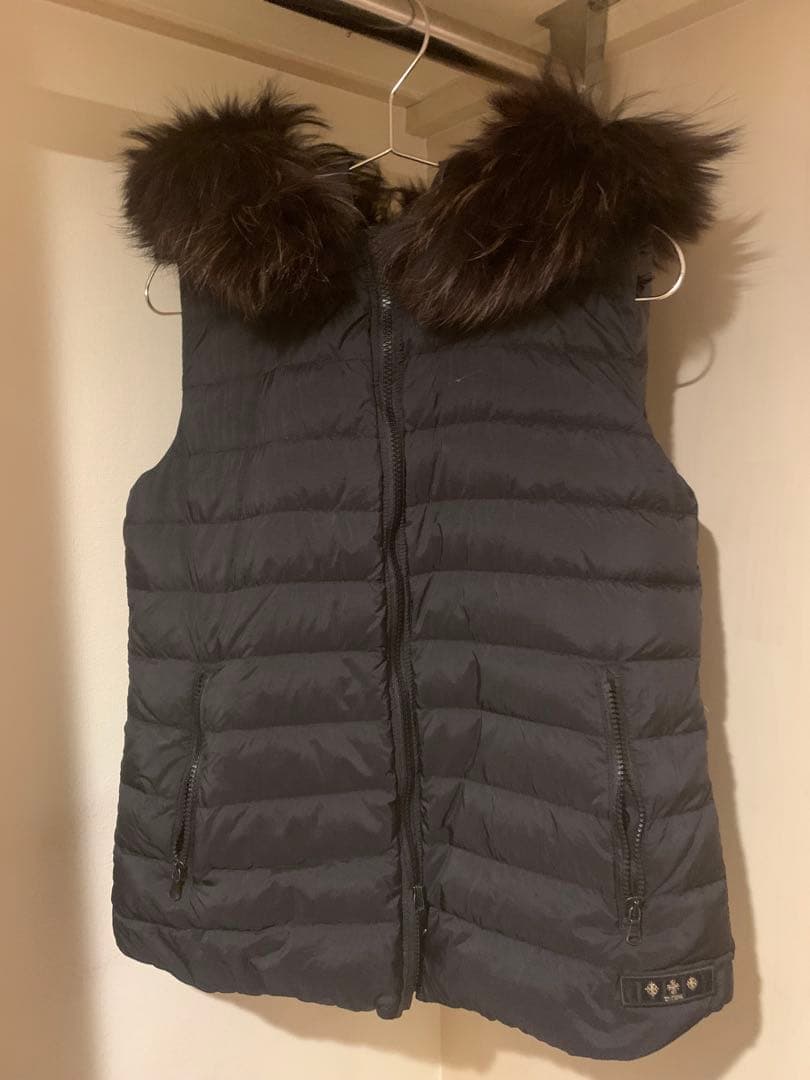 TATRAS⭐︎ダウンベストリバーシブル　大きいサイズフード　ファー黒