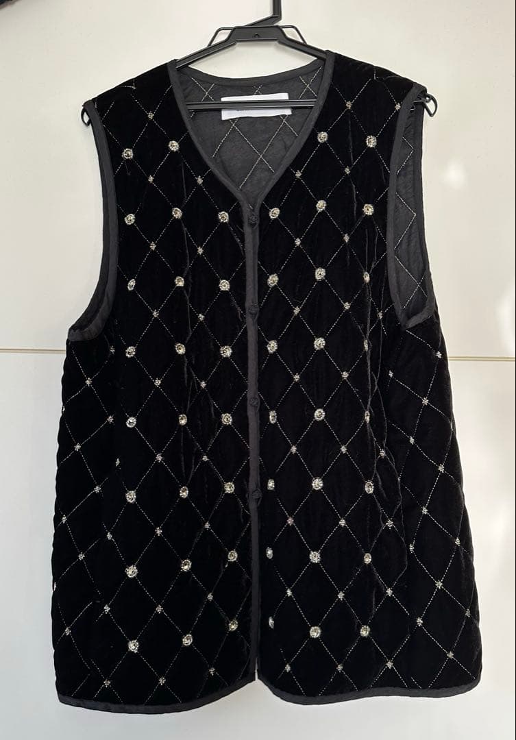 専用　新品Sara Mallika】 ビーズ ベルベット キルティング ベスト