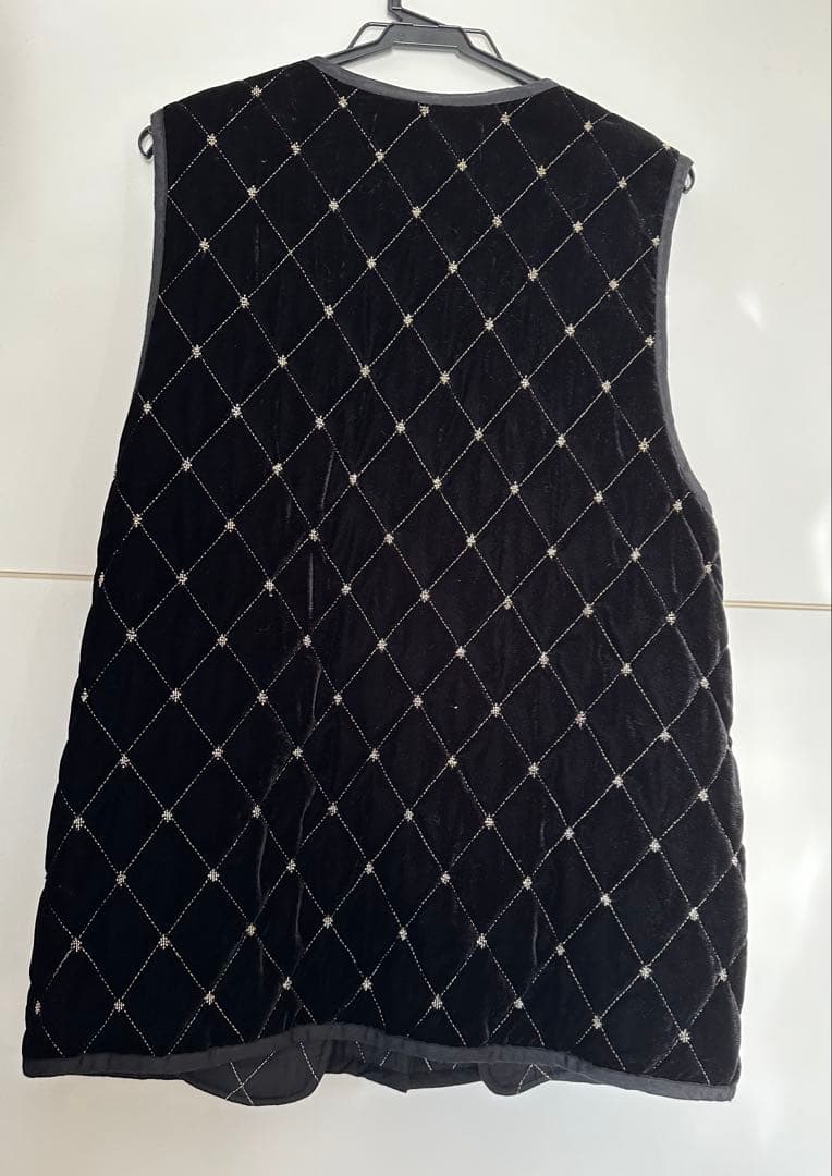 専用　新品Sara Mallika】 ビーズ ベルベット キルティング ベスト