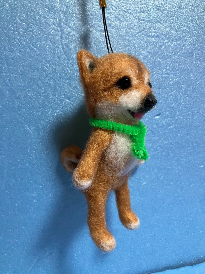 羊毛フェルト　柴犬　ストラップ
