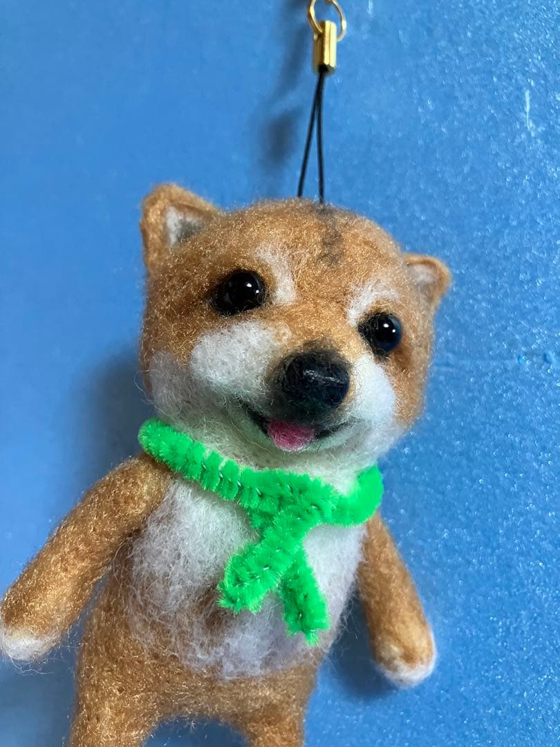 羊毛フェルト　柴犬　ストラップ