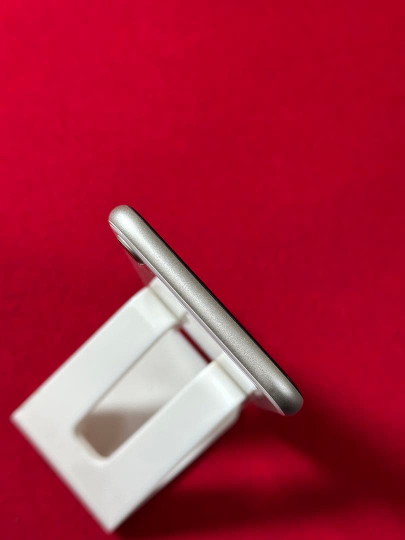 【6364】iPhone SE3第3世代スターライト 256GB simフリー