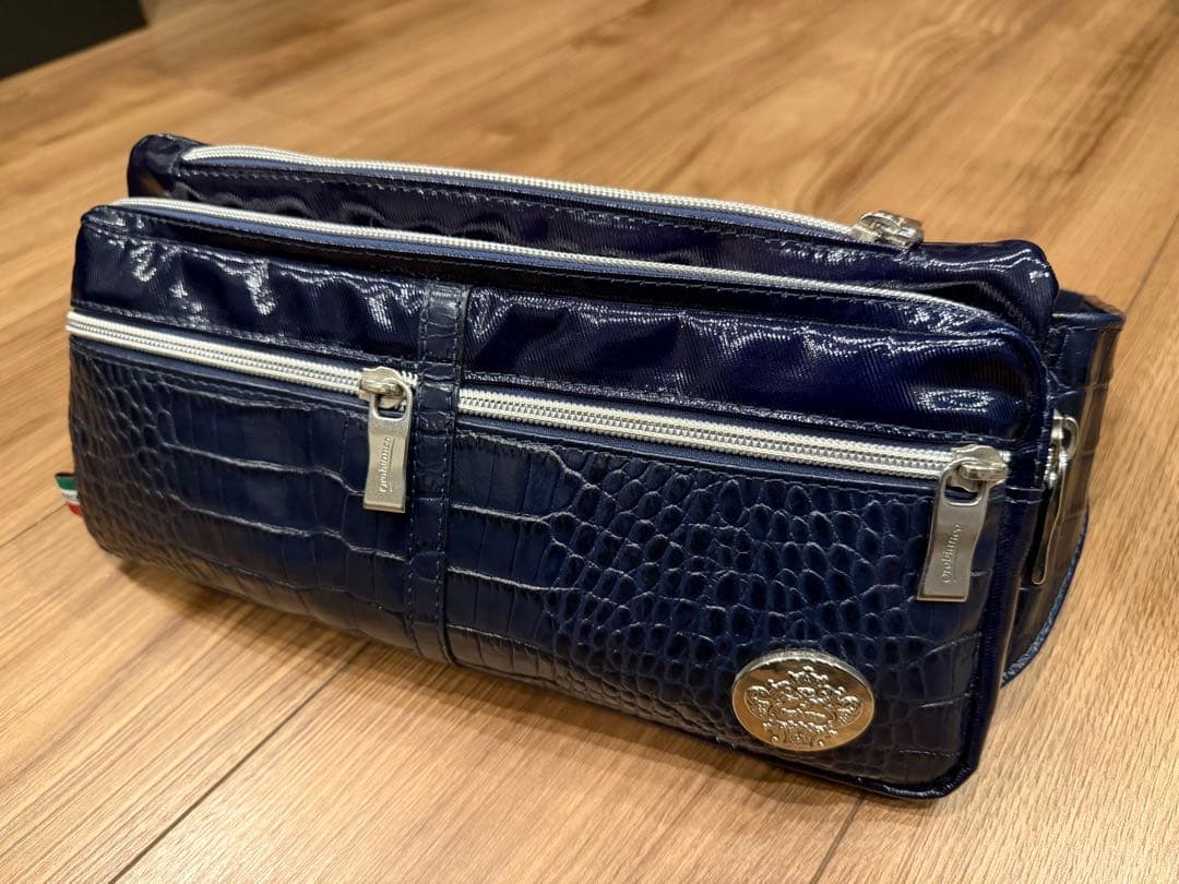 ✨新品同様✨オロビアンコ ボディバック ネイビー