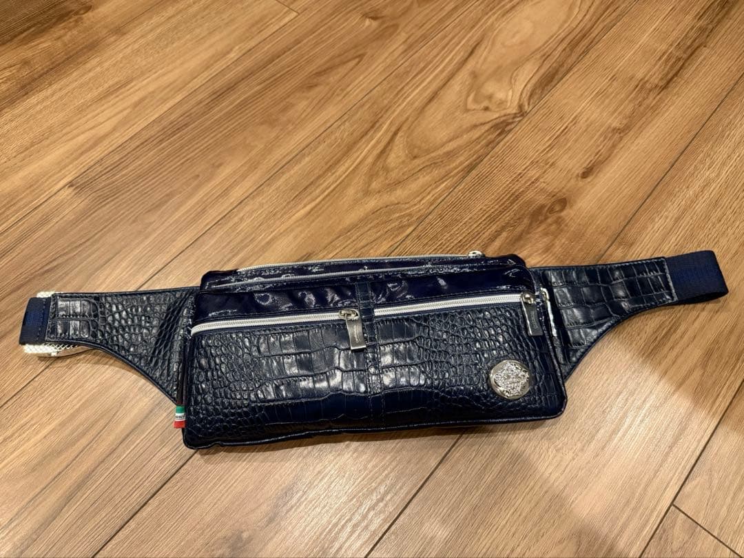 ✨新品同様✨オロビアンコ ボディバック ネイビー