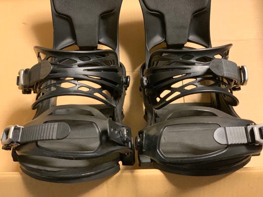 Burton CARTEL スノーボード ビンディング メンズ Mサイズ 黒色