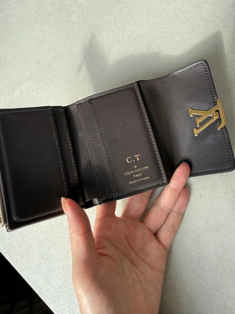【人気】Louis Vuitton カプシーヌ　ベージュ 三つ折り財布