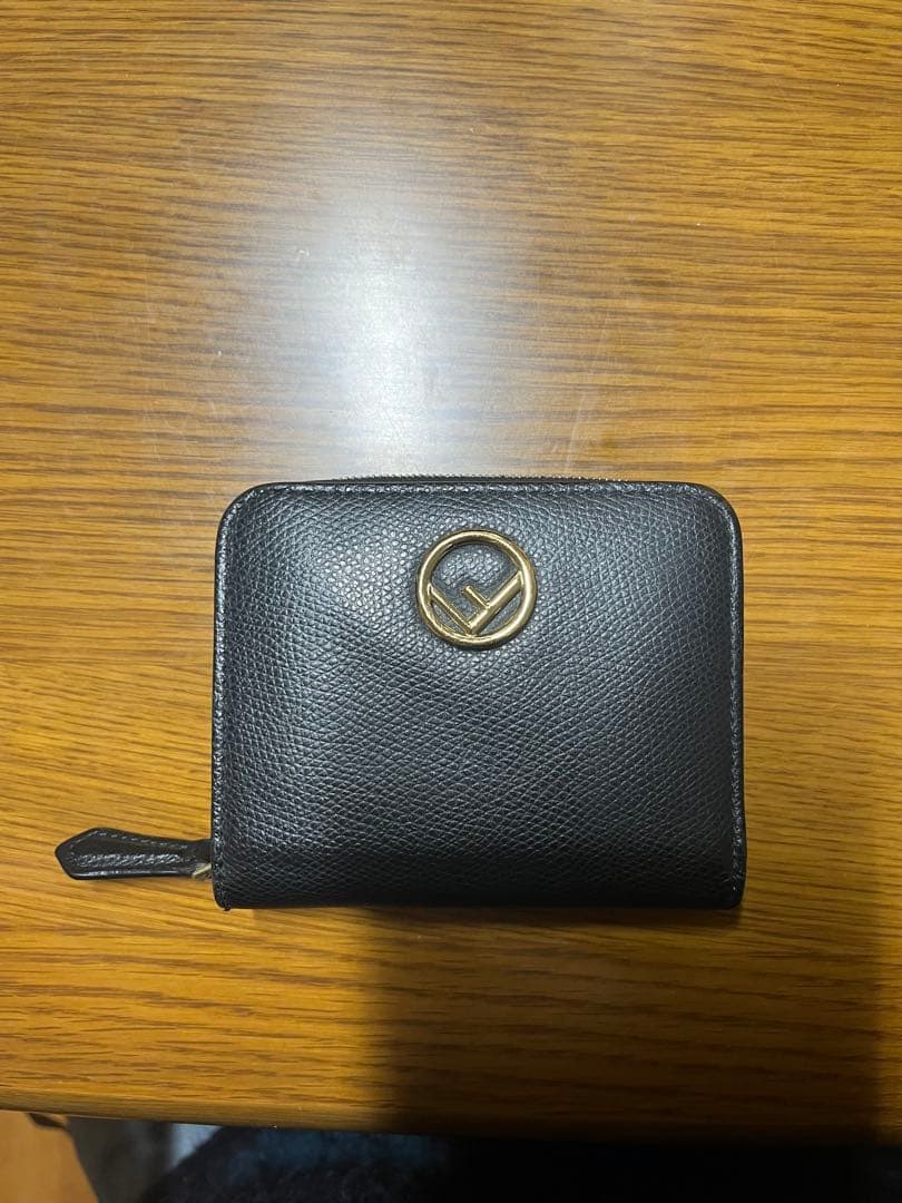 FENDI ブラックレザー 二つ折り財布