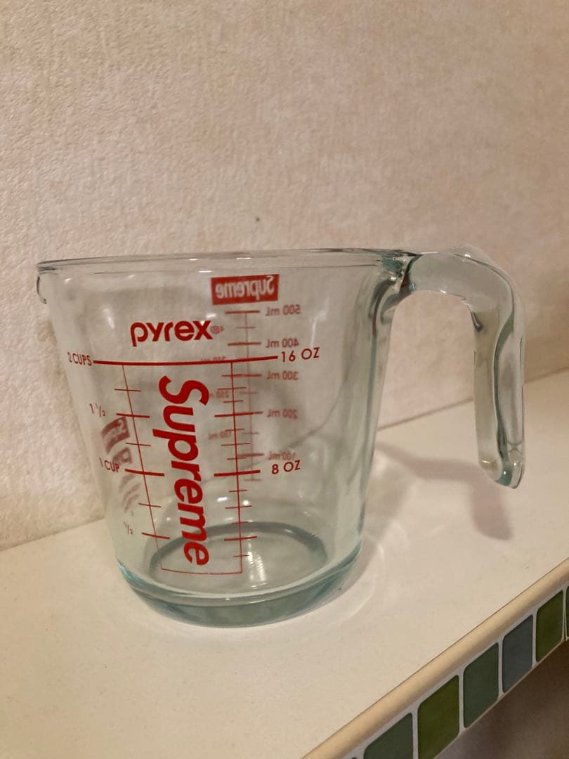 シュプリーム　pyrex 500mL 計量カップ