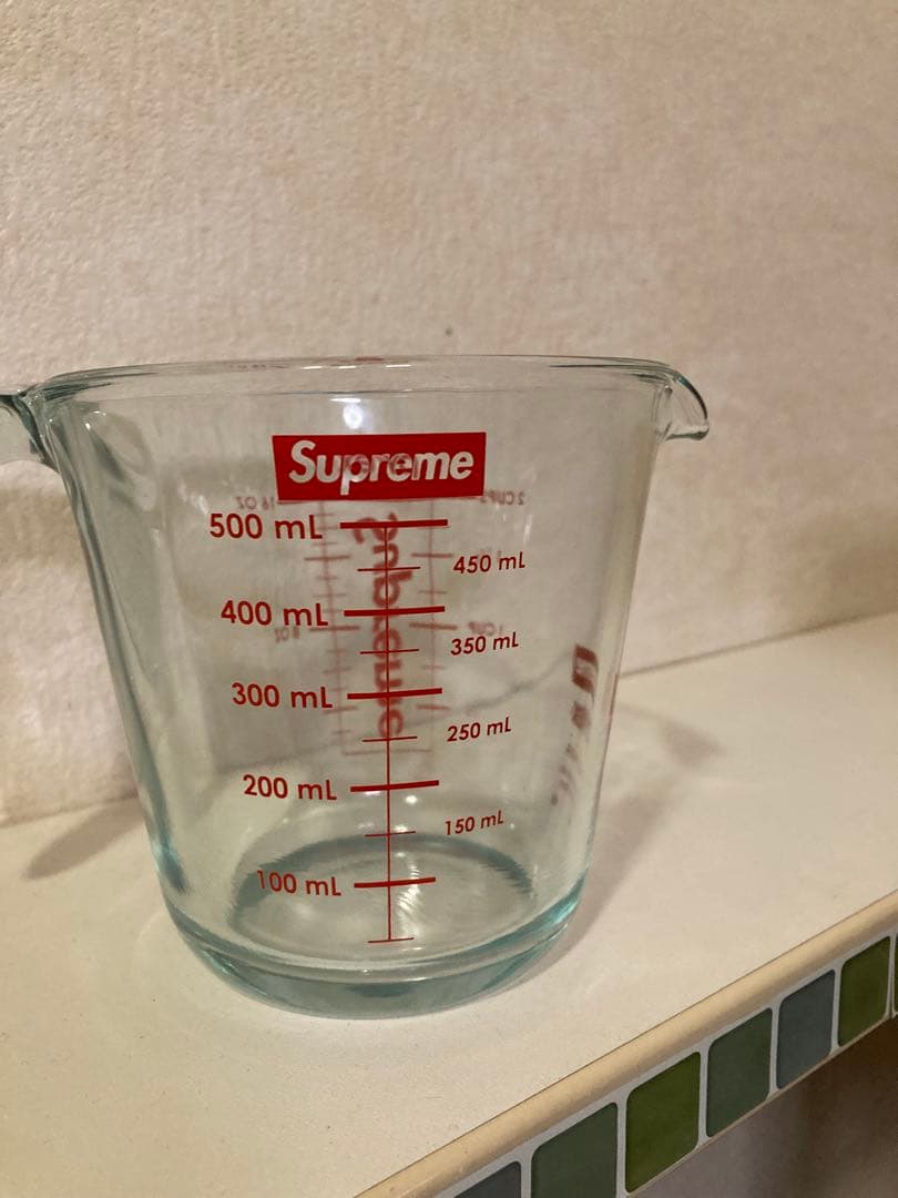 シュプリーム　pyrex 500mL 計量カップ