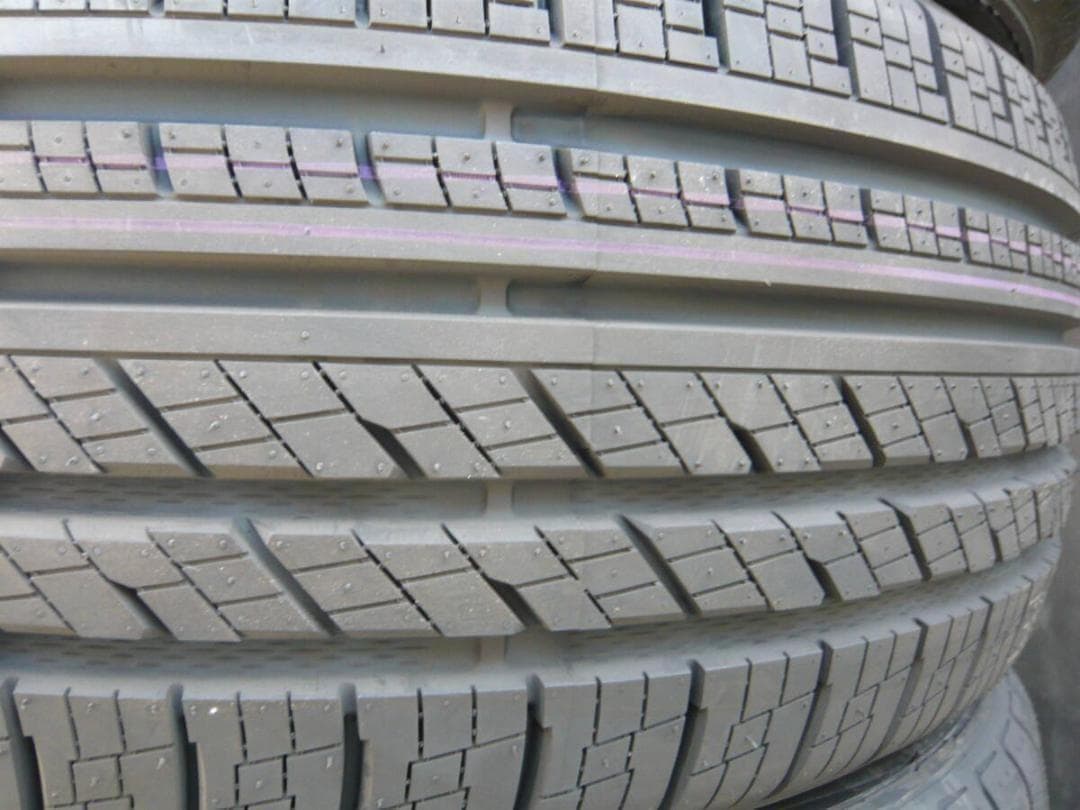 送料込☆VITOUR QUATTRO☆215/55R18☆４本セット
