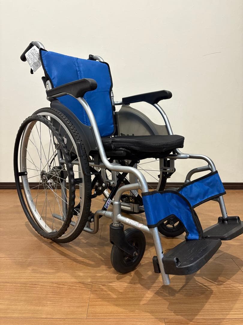 MiKi. 介助用車椅子 折りたたみ