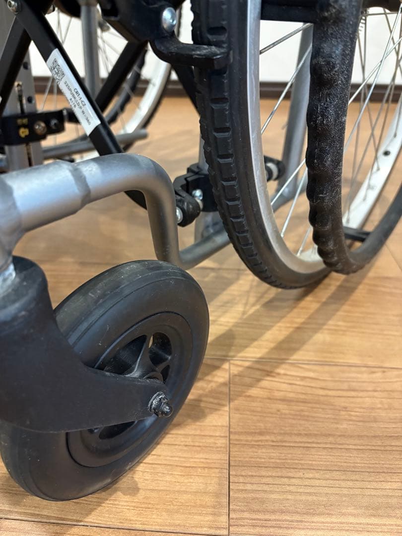 MiKi. 介助用車椅子 折りたたみ