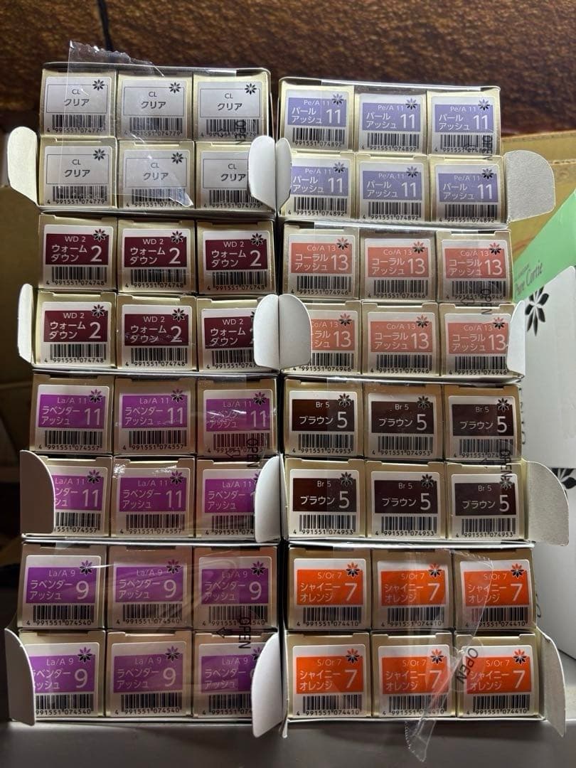 フォード　ルーチェント　プレミアムカラーリング剤48本セット