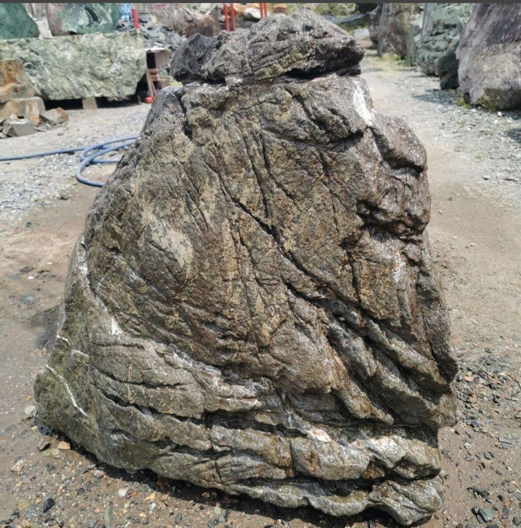 秩父産　竜岩石　220キロ　庭石　石　石材 庭　坪庭　ガーデニング