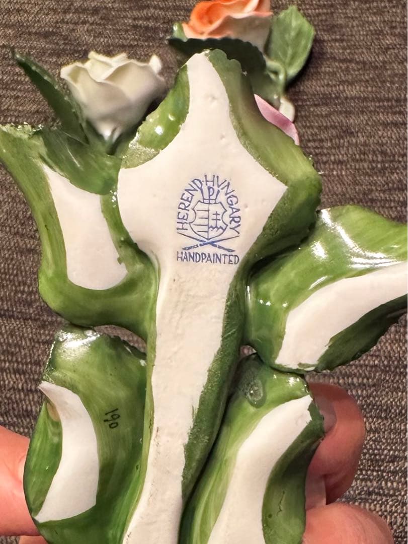 ヘレンド　薔薇の陶器置物 ④