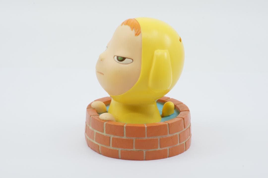 奈良美智 貯金箱「噴水の中の捨て犬」ソフビフィギュア