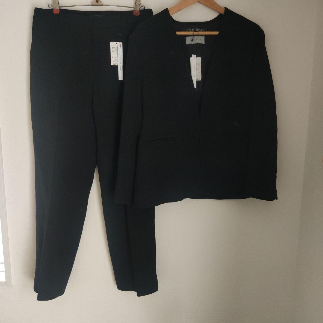 新品indivi vai スーツ　セットアップ　ノーカラー　黒　インディヴィXL