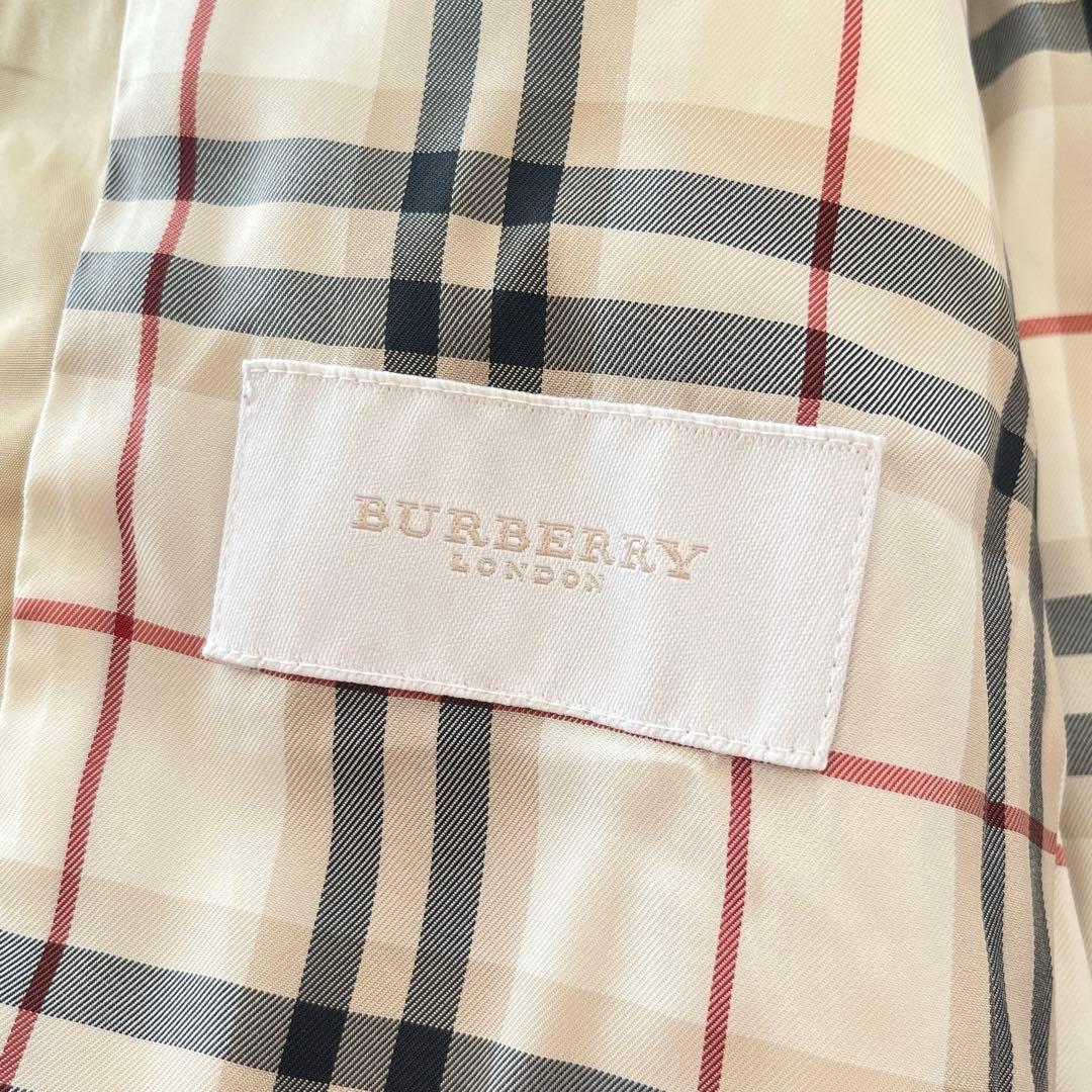 イタリア生地　バーバリー　ダウンジャケット　ノバチェック　フード　ベージュ