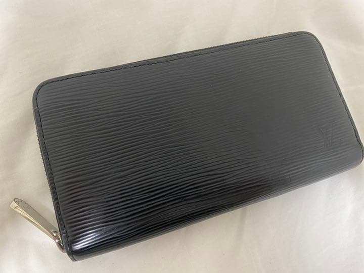 ルイヴィトン エピ 二つ折り財布