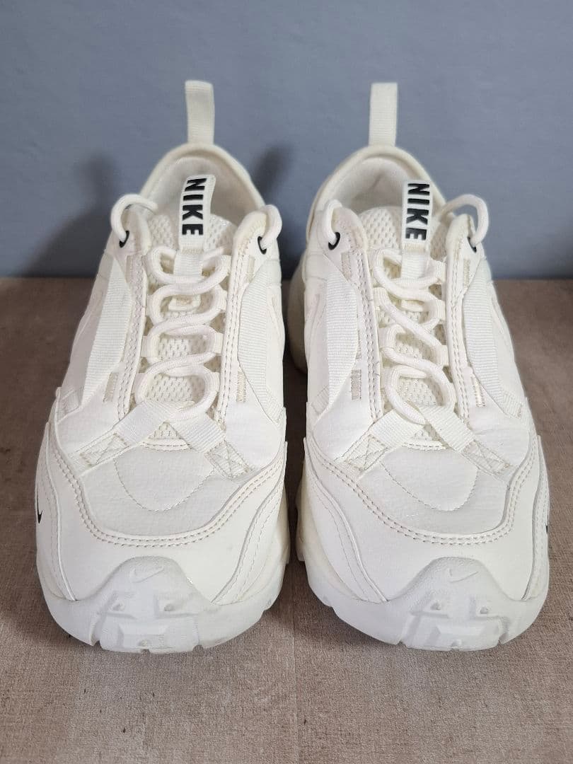 【一度着用】NIKE TC7900 23.5cm DD9682-100 ホワイト