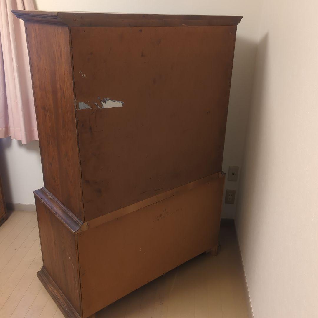 イギリス製 オーク材 彫刻装飾付きキャビネット