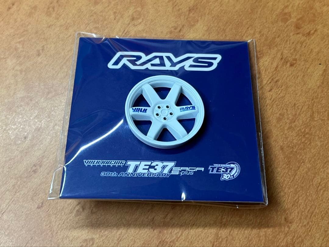 3種類 TE37 RAYS x LEEN CUSTOMSピンバッジ オートサロン