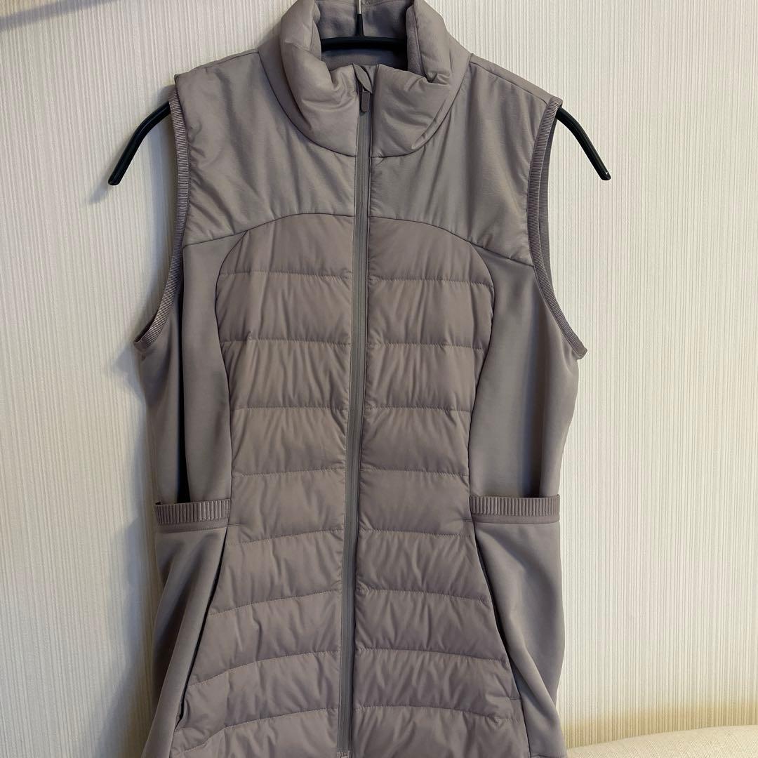 【超美品】ルルレモンのダウンベスト、サイズ8