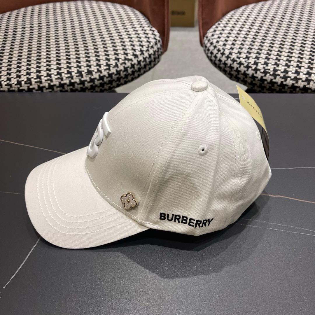 ♡BURBERRY ロゴ ベースボールキャップ♡