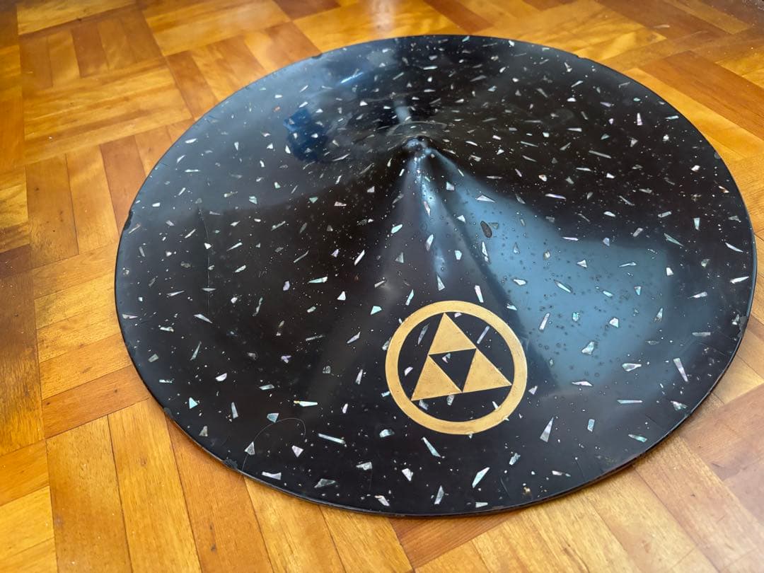 円形黒色模様の武具　陣笠　古道具　武士　日本刀　鎧　甲冑　送料無料　江戸時代