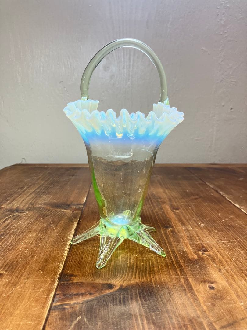 アンティーク 花瓶 吹きガラス ウランガラス