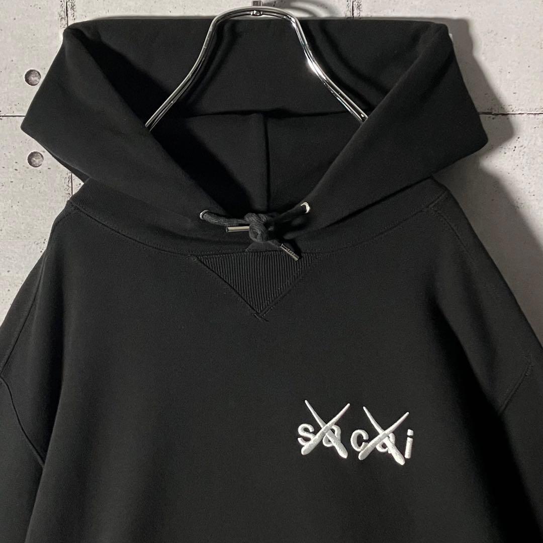 【鬼レア】サカイsacai☆カウズ限定コラボ刺繍ロゴスウェットパーカー希少XL