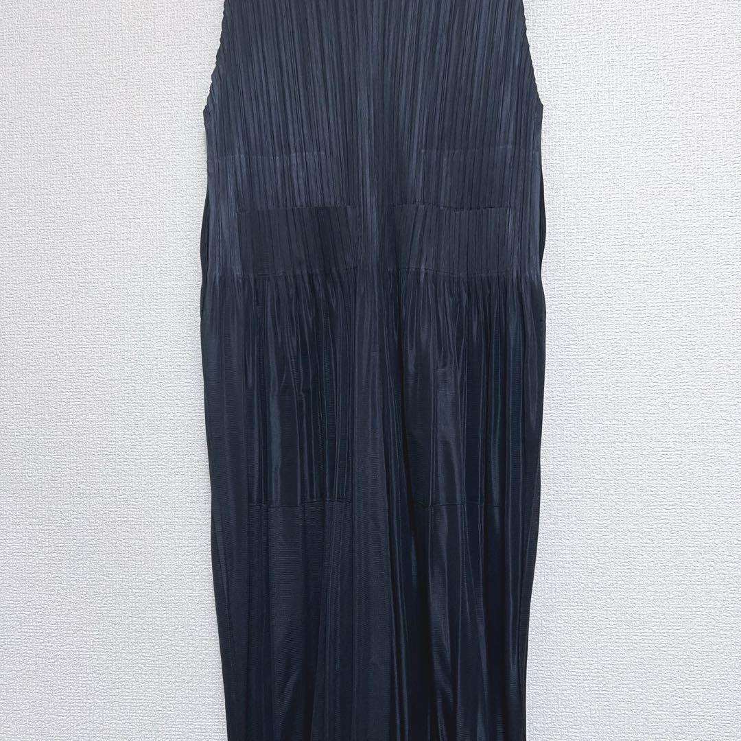 プリーツプリーズ　イッセイミヤケ　Fluffy basic ジャンプスーツ