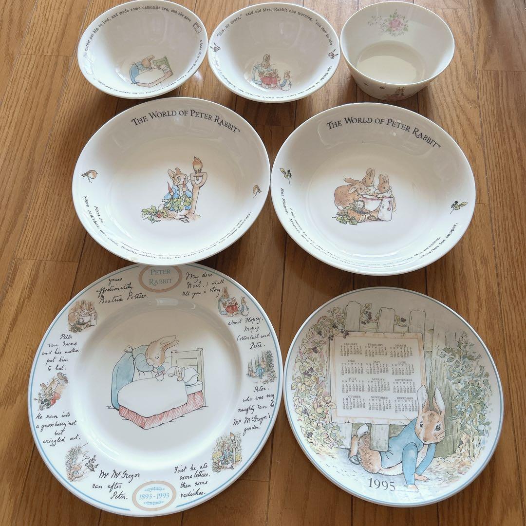 ウェッジウッド ピーターラビット 100周年記念プレートとカレンダー 旧刻印 他