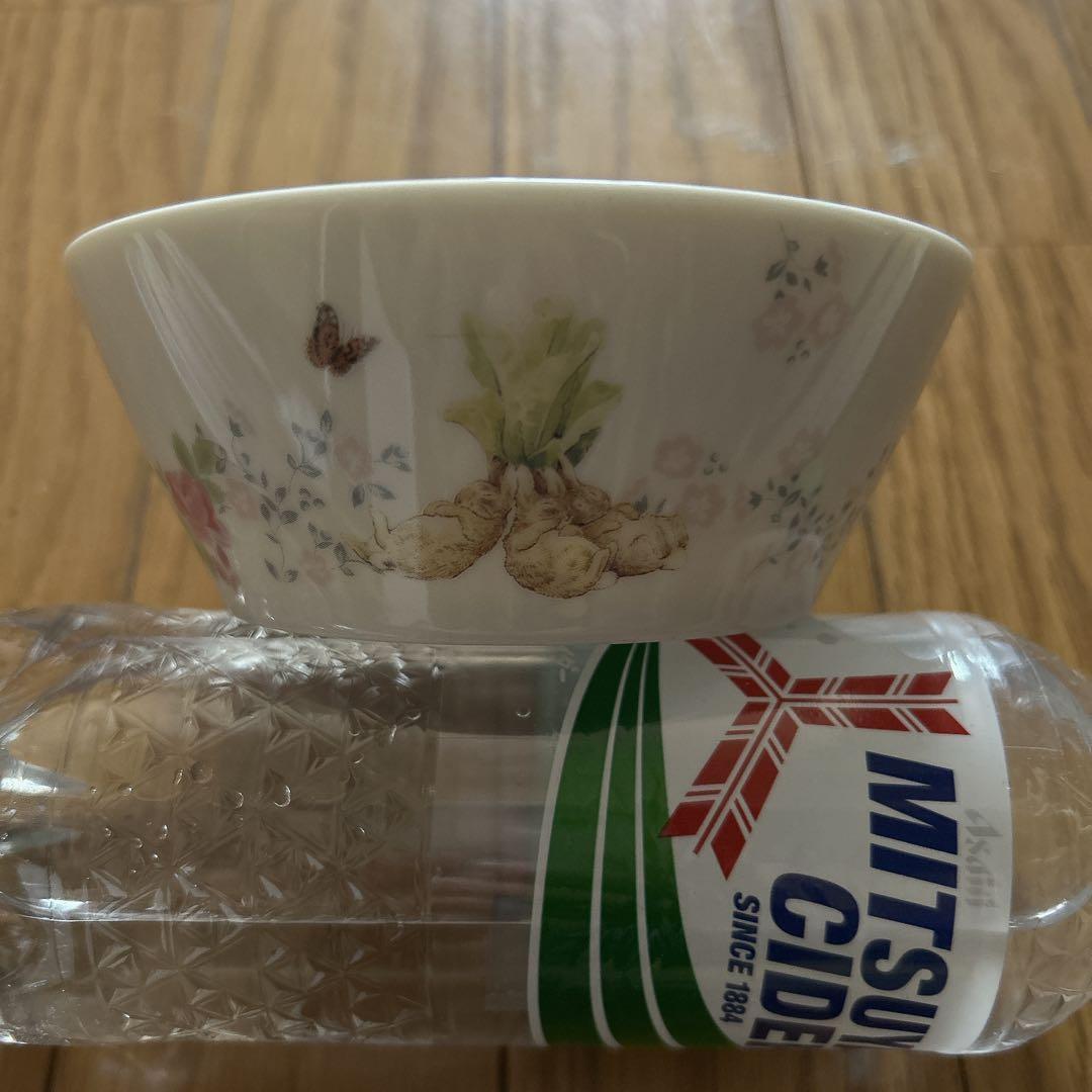 ウェッジウッド ピーターラビット 100周年記念プレートとカレンダー 旧刻印 他