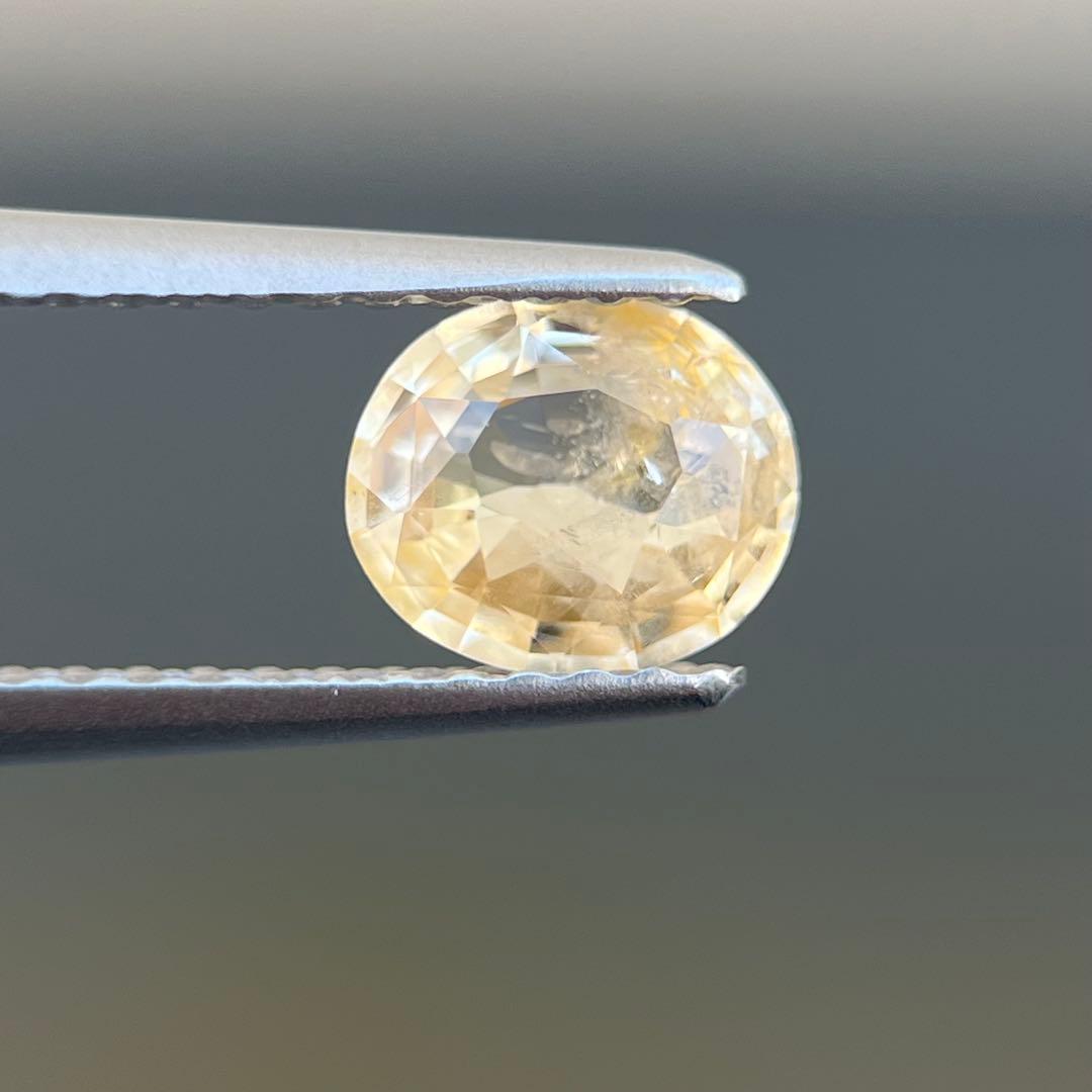 スリランカ産非加熱天然オレンジイエローサファイアルース