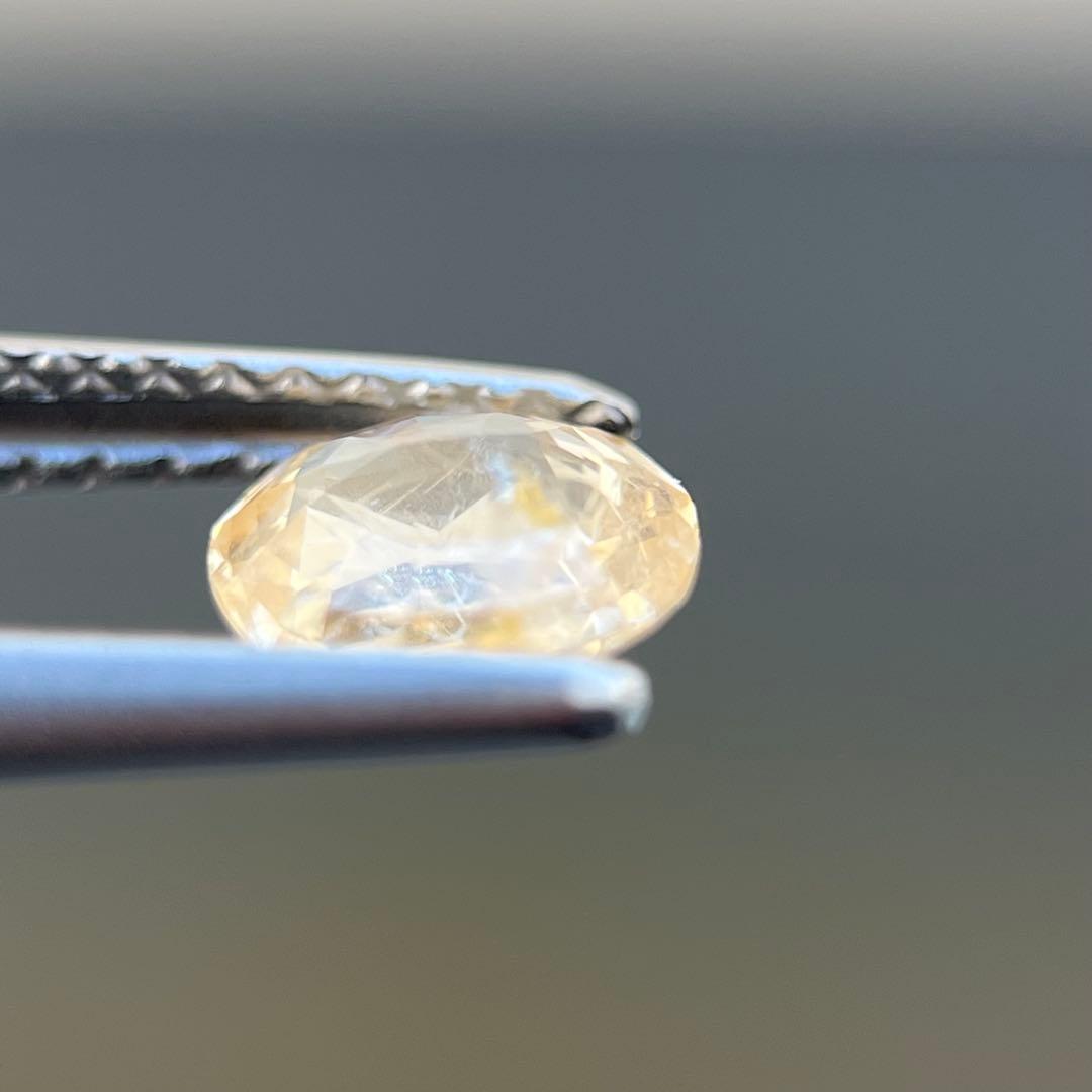 スリランカ産非加熱天然オレンジイエローサファイアルース