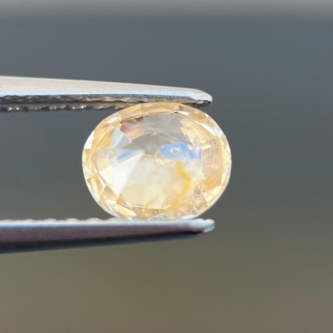 スリランカ産非加熱天然オレンジイエローサファイアルース