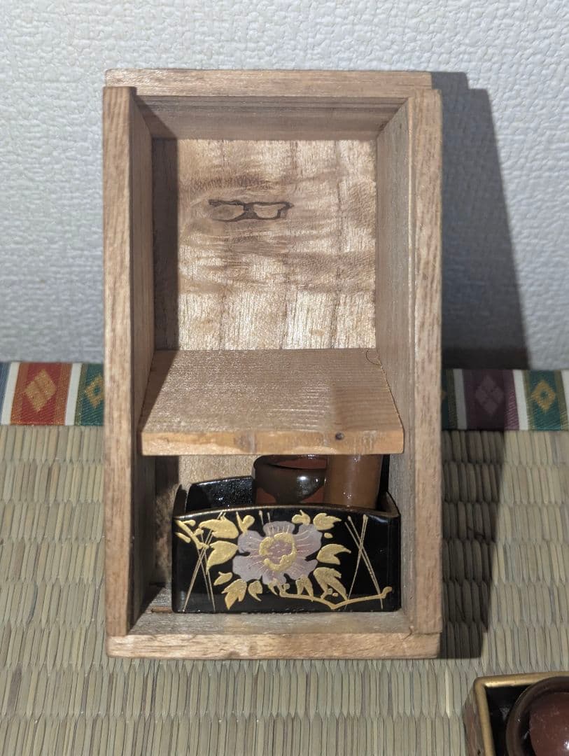 古い木製雛道具　御莨盆(本金髙蒔絵)たばこ盆