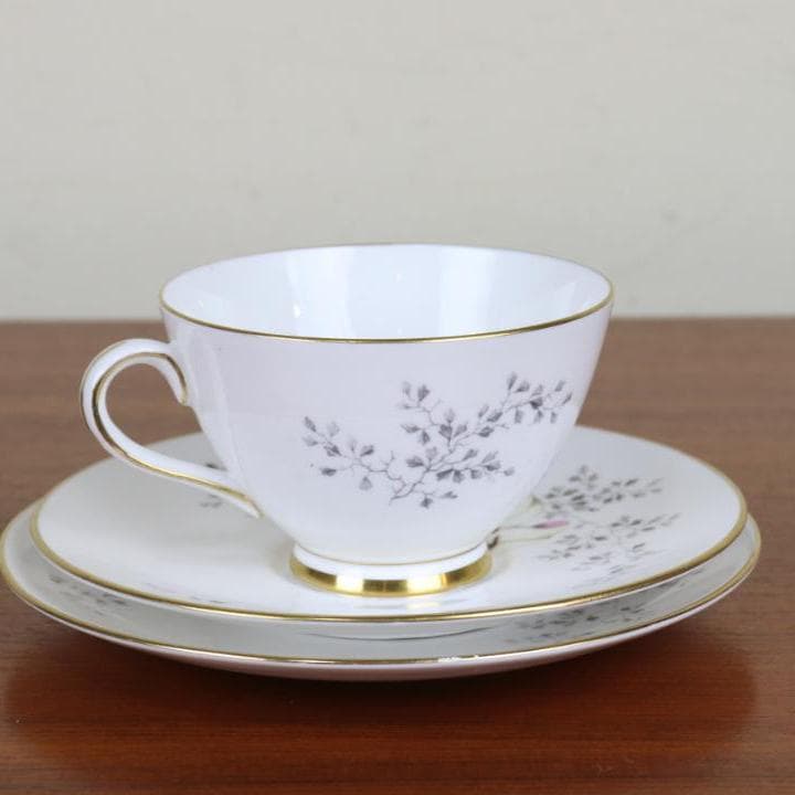 お値下げ　タスカン　ティーカップ　ケーキ皿　プレート　ユリ　ヴィンテージ　英国