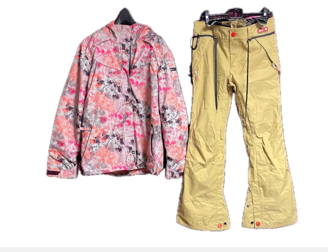 X-niXスノーボードパンツ とRIDE BOARDS ジャケット